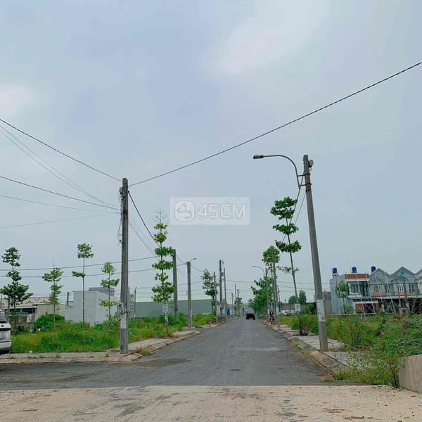Cần tiền bán gấp đất MT Nguyễn Trung Trực,Bến lức,120m2/1,69 tỷ,sổ sẳn - Đất đai 1