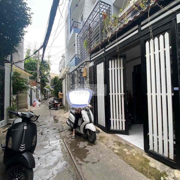 Nhà bán Phạm Văn Hai P3 Tân Bình 2 lầu 50m2 hẻm 4m giá hơn 5 tỷ xíu - Nhà cửa 1