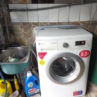 Bếp từ, máy giặt Electrolux giặt êm sạch quần áo - Bếp từ