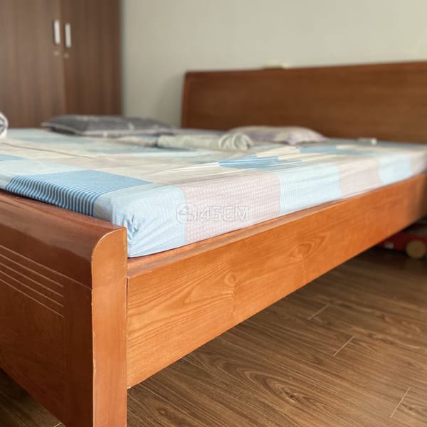 Thanh lý giường gỗ sồi gia đình tự đóng - Giường 0