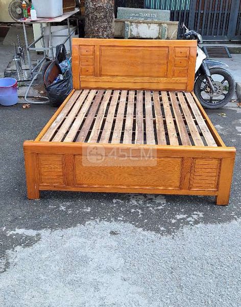 Thanh lý giường gỗ tự nhiên 1m4 x 2m đẹp giá rẻ - Giường 2