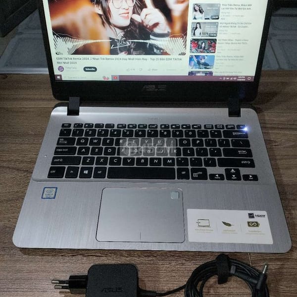 Laptop Asus - VivoBook S Series 1