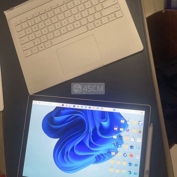 Cần lên đời laptop nên thanh lý Surface book 2 - Surface Book series 5