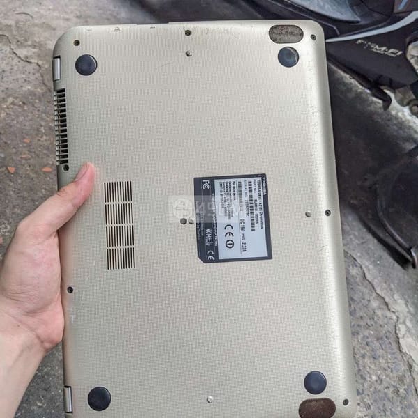 Laptop mini Toshiba 13 inch mỏng gọn nhẹ xài ngon - Satellite Series 1