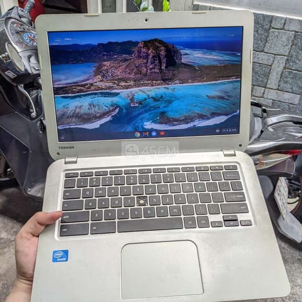 Laptop mini Toshiba 13 inch mỏng gọn nhẹ xài ngon - Satellite Series 0
