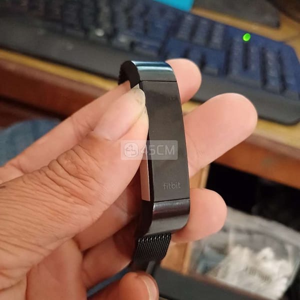 Bán đh fitbit mất cục sạc để miết ko sài - Fitbit 1