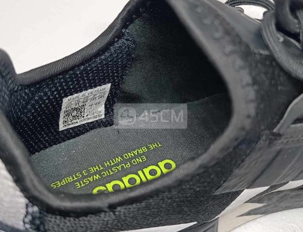 Adidas NMD R1.V2 - Giày dép 2