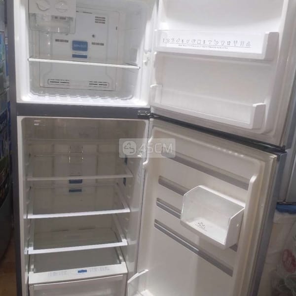 Tủ lạnh Electrolux 350lit inverter còn siêu mới. BH 3th