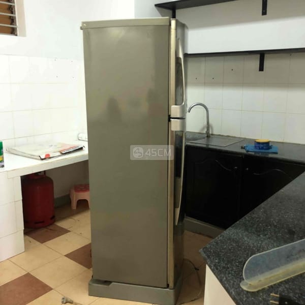 Bán cái tủ Lạnh 228Lít - Tủ lạnh 3