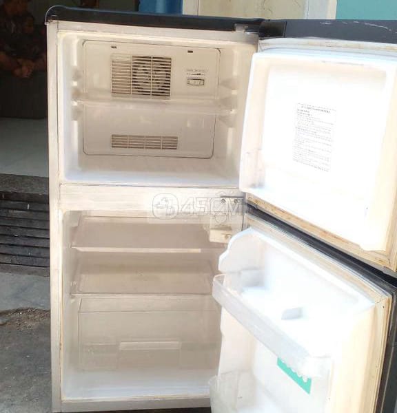 Thanh lý tủ lạnh 130 lít xài Ok không đông Tuyết - Tủ lạnh 3