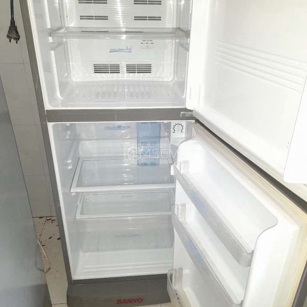 Thanh lý tủ lạnh SANYO 165L LÀM LẠNH NHANH MỚI 90% - Tủ lạnh 3