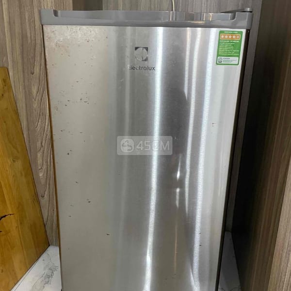 Tủ lạnh Electrolux 90 lít, sử dụng 2 năm - Tủ lạnh 1