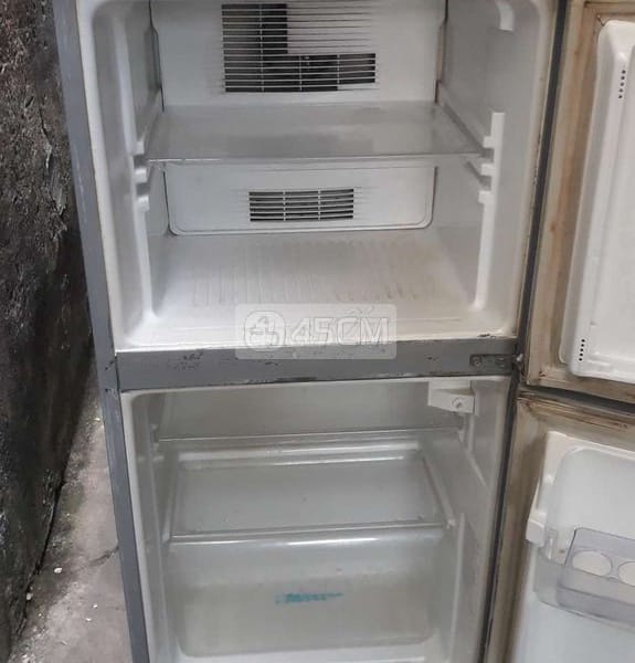 Chiếc tủ lạnh hiệu Sanyo tủ không đóng tuyết 120 - Tủ lạnh 4