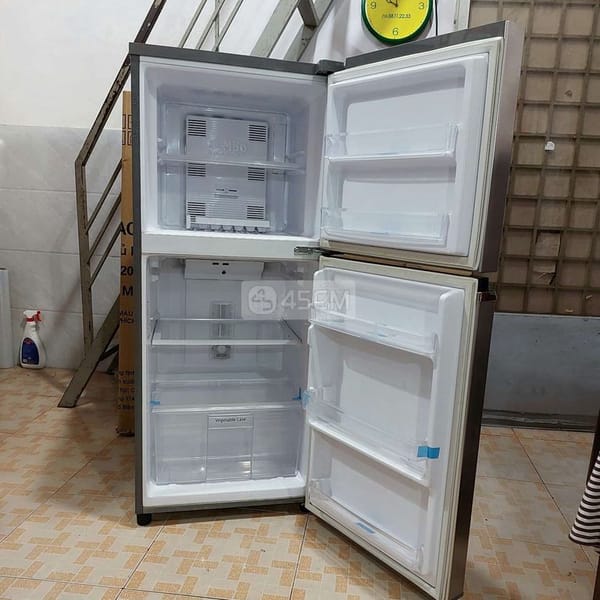 Tủ lạnh Pana F195J3 đời mới, 2 ngăn, lạnh nhanh. - Tủ lạnh 1