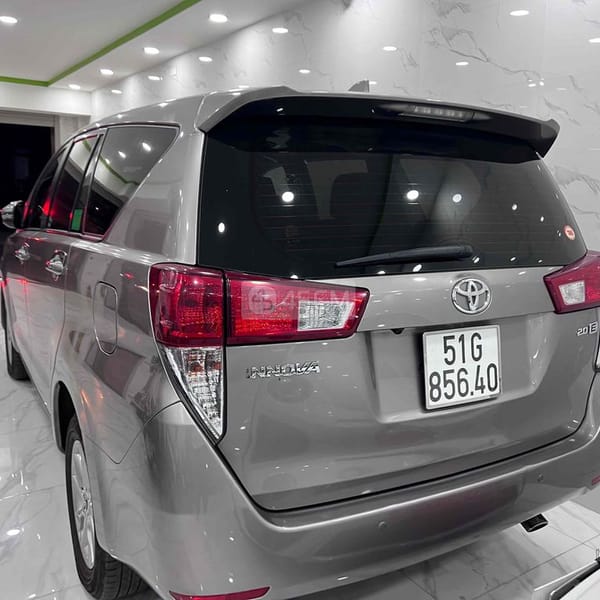Bán xe Toyota Innova 2018 số sàn màu nâu - TOYOTA Innova 2