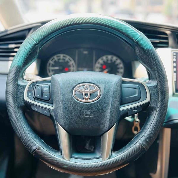 Toyota Innova 2.0E sx 2019 bao test TQ - TOYOTA Innova 6