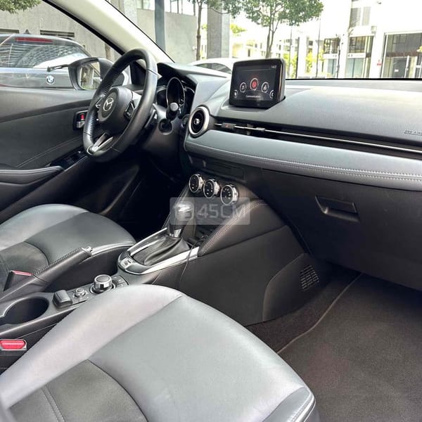 Mazda 2 Luxury Sport 2020 - Xe ô tô 6