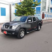 Xe Nissan Navara bán tải màu ghi nhập khẩu hai cầu - NISSAN Navara / Frontier Double Cab