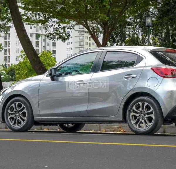 Mazda 2 2015 hatchback số tự động nhập thái lan m - Xe ô tô 1