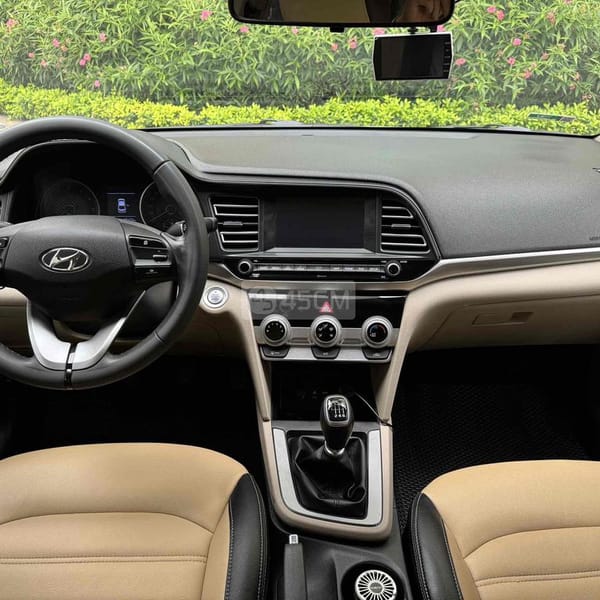 Hyundai Elantra 2021 số sàn - HYUNDAI Elantra Sedan 6