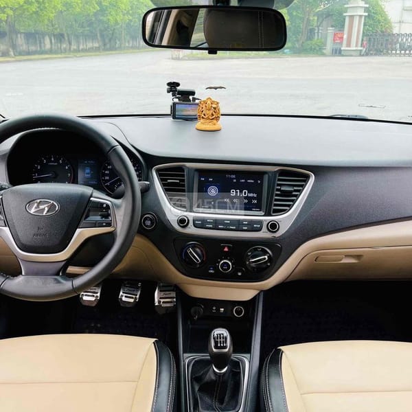 Hyundai Accent 2020 số sàn, màu đen xe đẹp - HYUNDAI Accent Sedan 14