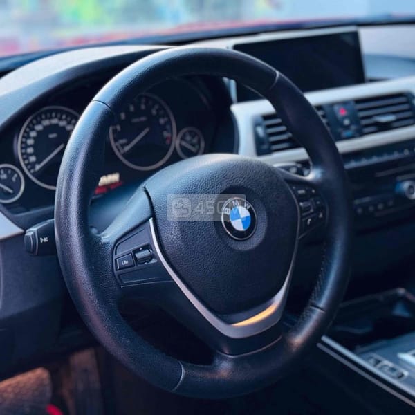 BMW 320i 2016 - BMW 3 Series Touring 10