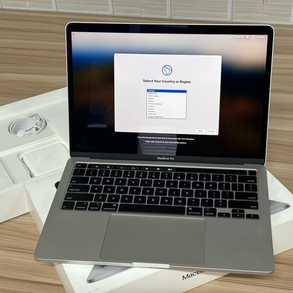 Kẹt Tiền  Bán Rẻ  Macbook  Pro  2020 - i7/16 gb / ssd  512 gb - Macbook Pro 1