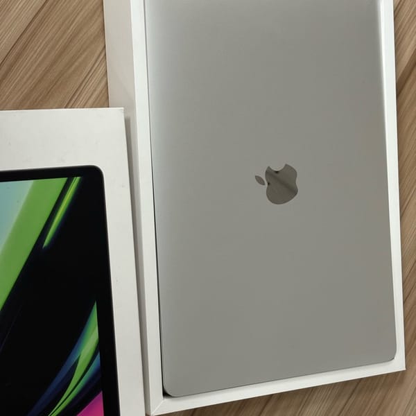 Kẹt Tiền  Bán Rẻ  Macbook  Pro  2020 - i7/16 gb / ssd  512 gb - Macbook Pro 2