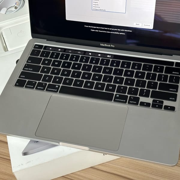 Kẹt Tiền  Bán Rẻ  Macbook  Pro  2020 - i7/16 gb / ssd  512 gb - Macbook Pro 5