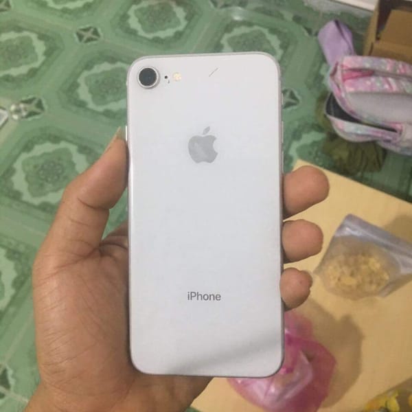 iPhone 8g - Iphone 8 Series 1